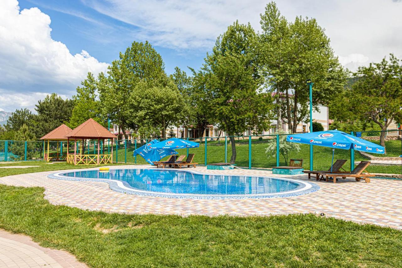 Лайнер Горный Курортный Комплекс Layner В Чимгане Luaran gambar
