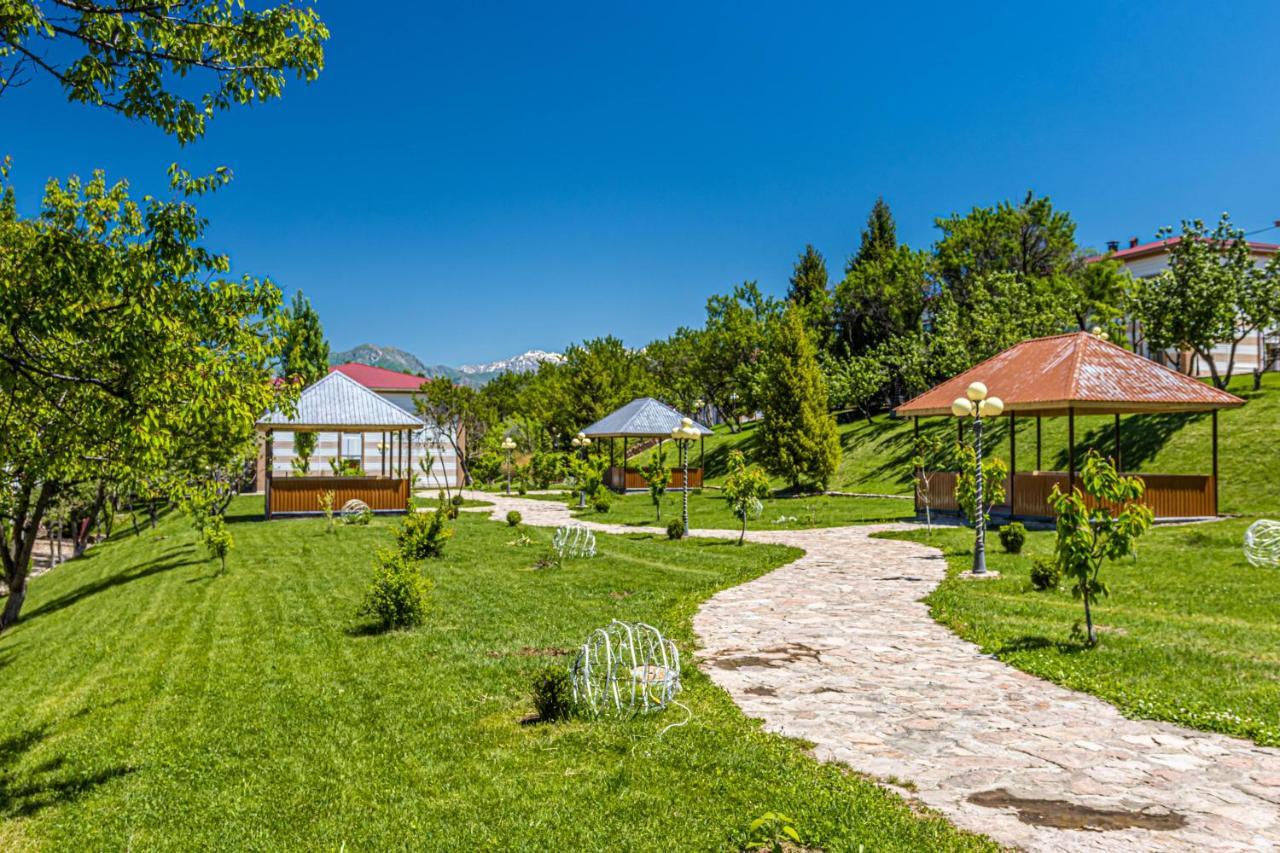 Лайнер Горный Курортный Комплекс Layner В Чимгане Luaran gambar